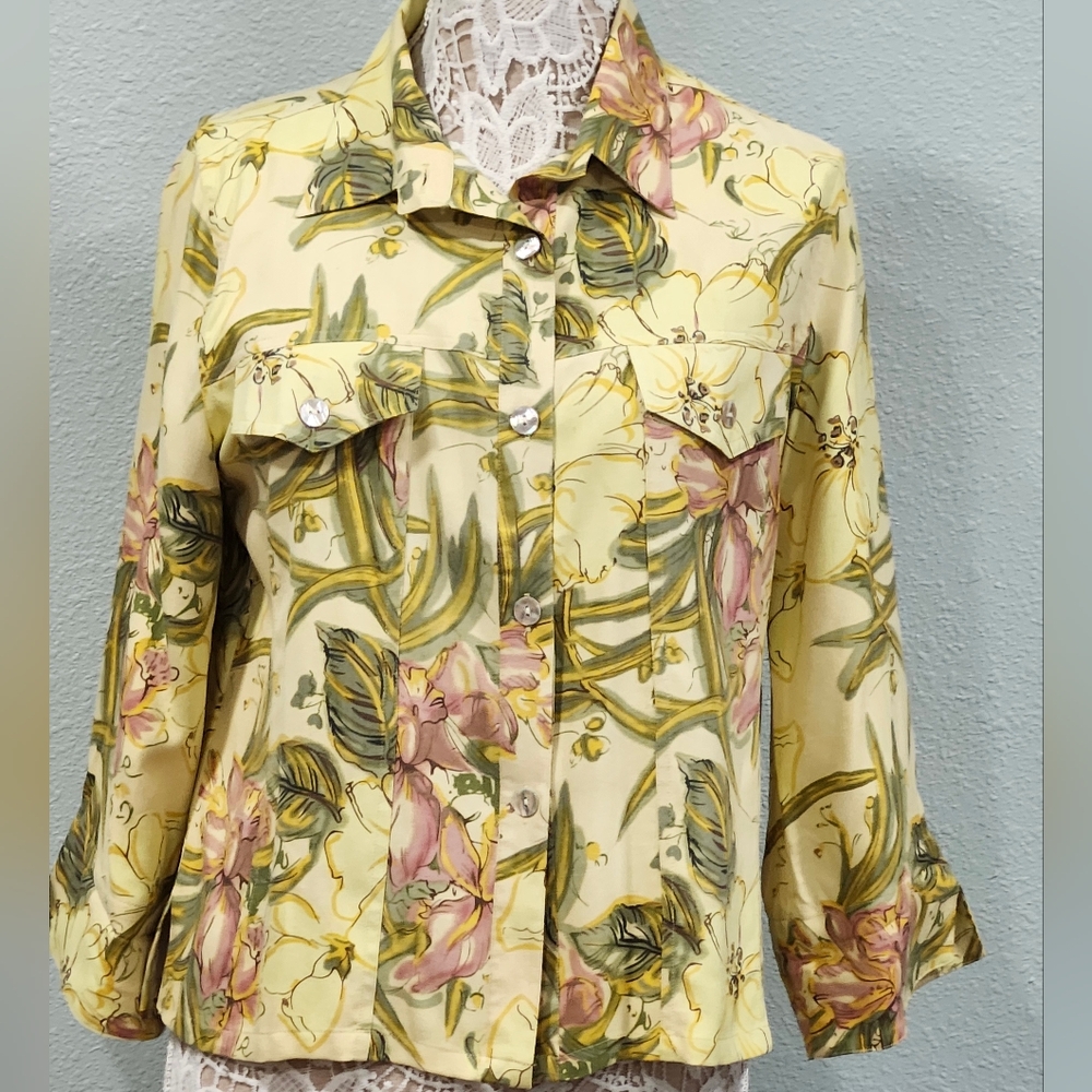 Pineapple Moon 100% Silk Floral Yellow Jacket size S